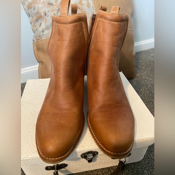 NWOT tan leather ankle boots by Jeffery Campbell - Picture 3 of 9